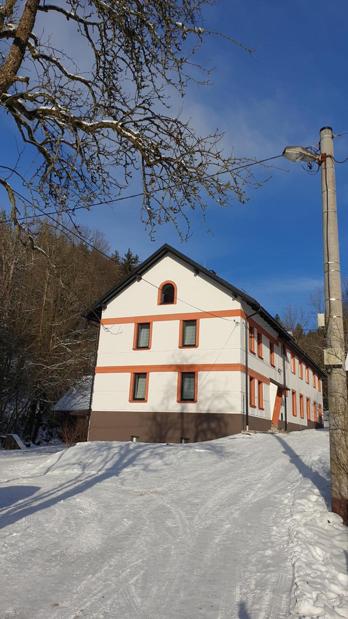 Tkalcovna U Zlateho Potoka Aparthotel Dobrany  Exterior photo